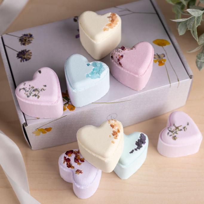 CBD - 8 Bath bombs set -  perfect for a relaxing Valentine&#39;s day bath