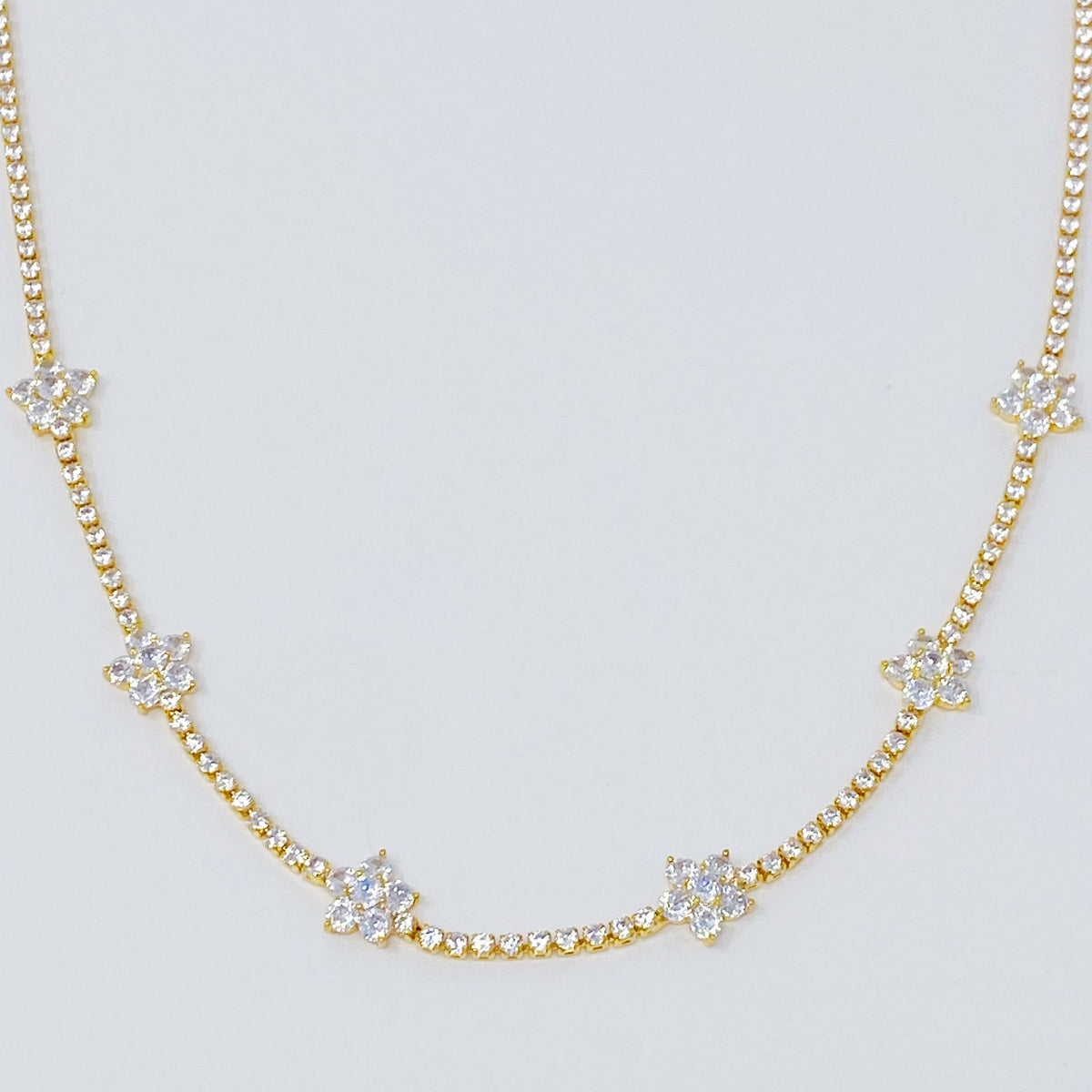 Stella Shiny Flower Necklace