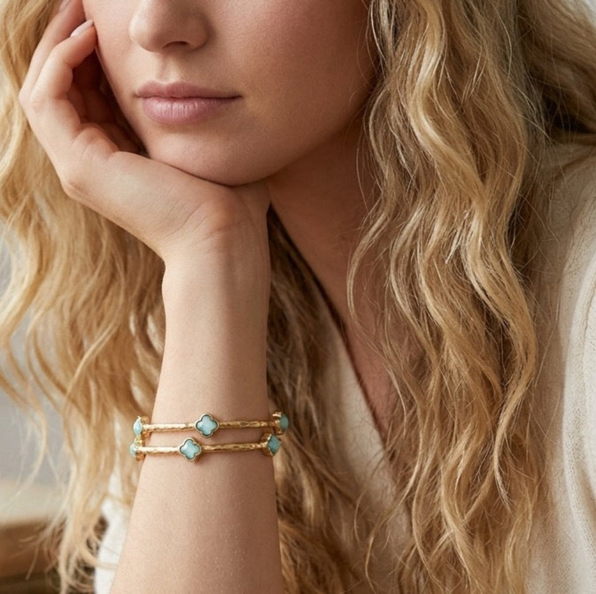 Color Clover Hammered Texture Stackable Bangle Set of 2