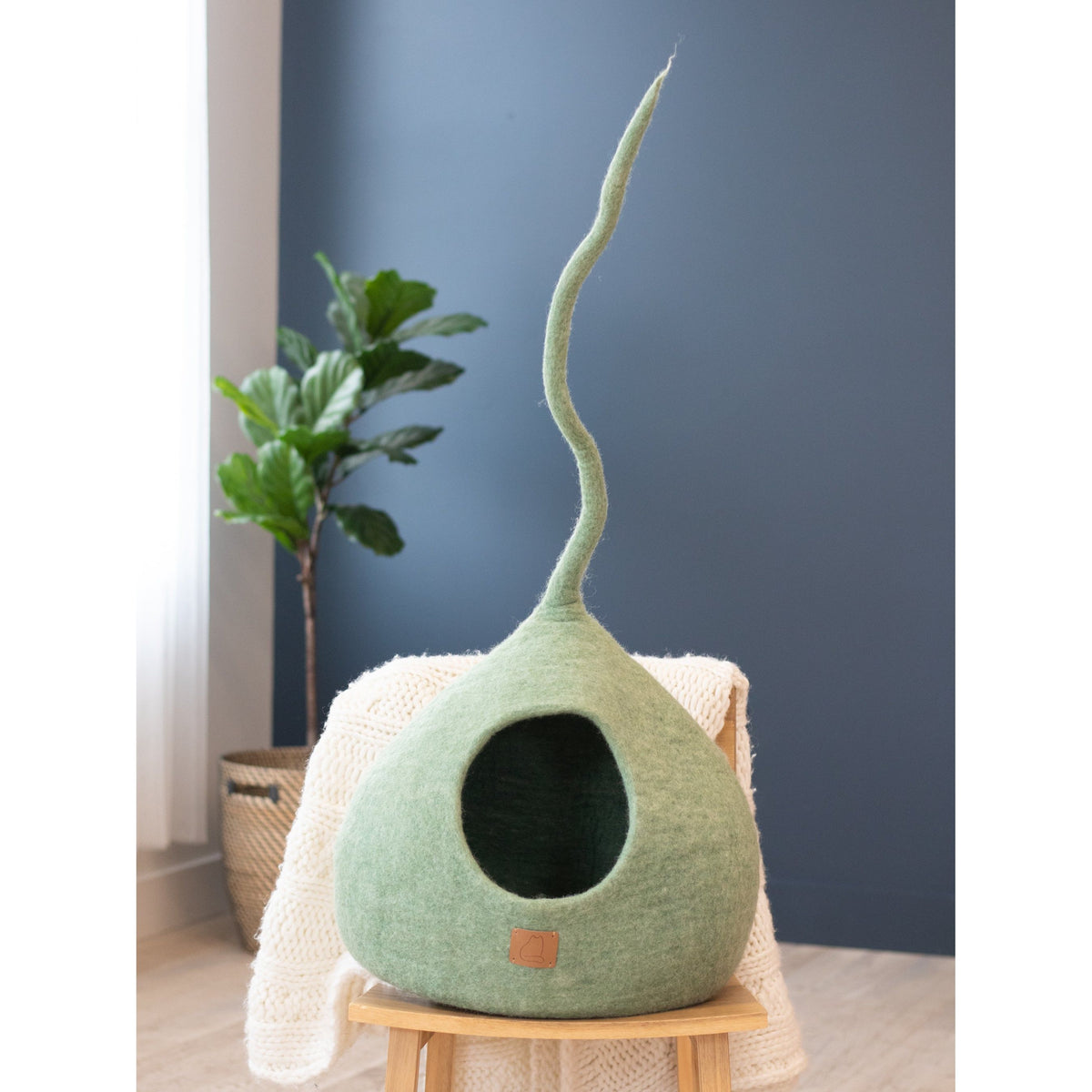 Eucalyptus Green | Tail Style Cave