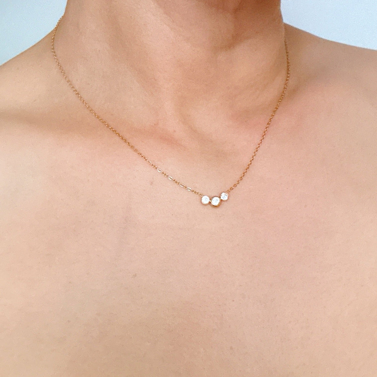 Minimalist Three Stones Necklace