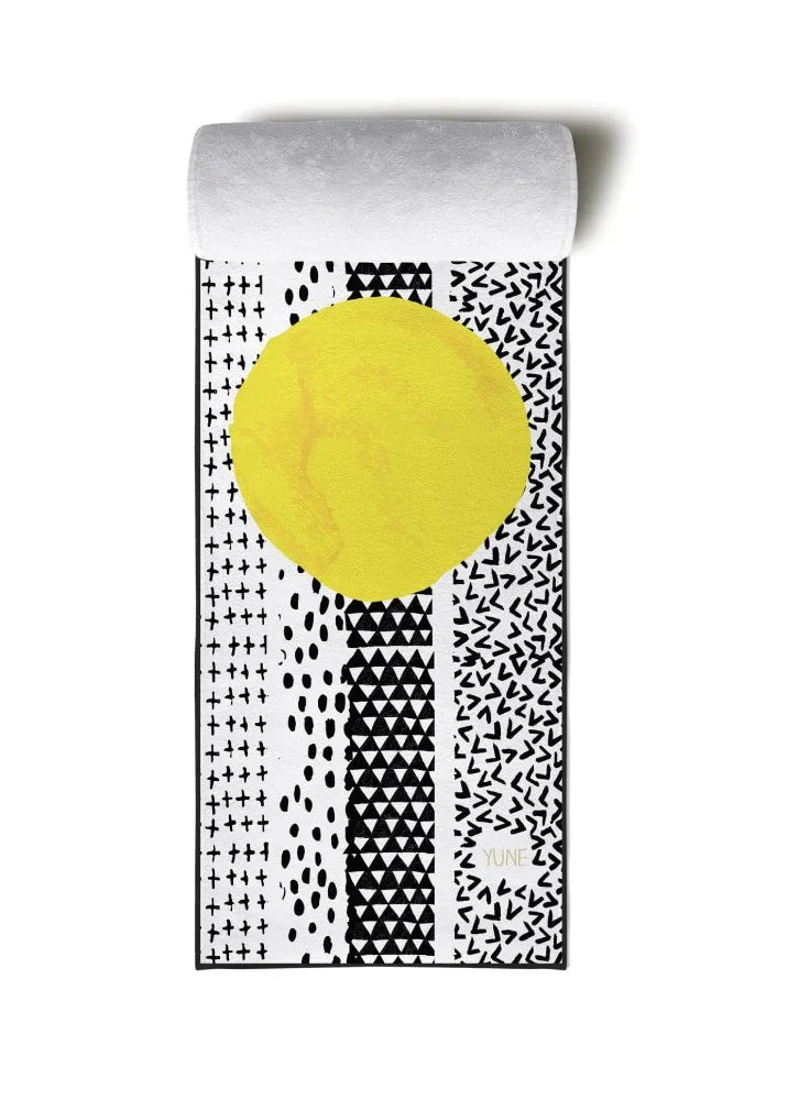 Yoga Towel | Non Slip Silicon Nubs | Absorbent Microfiber | White Black | Yune Yoga | The Jagger - Yune Yoga