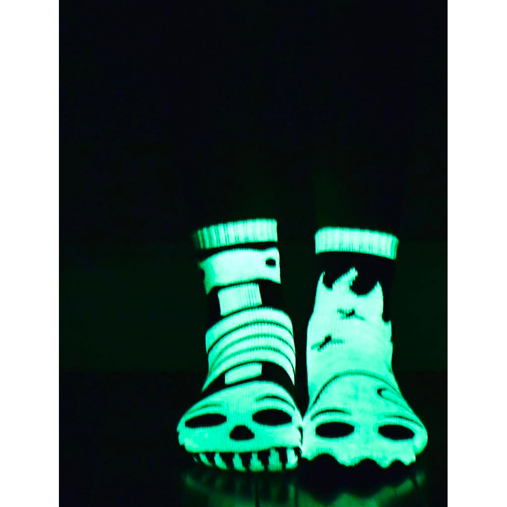 KIDS GHOST &amp; SKELETON GLOW-IN-THE-DARK NO SLIP SOCKS