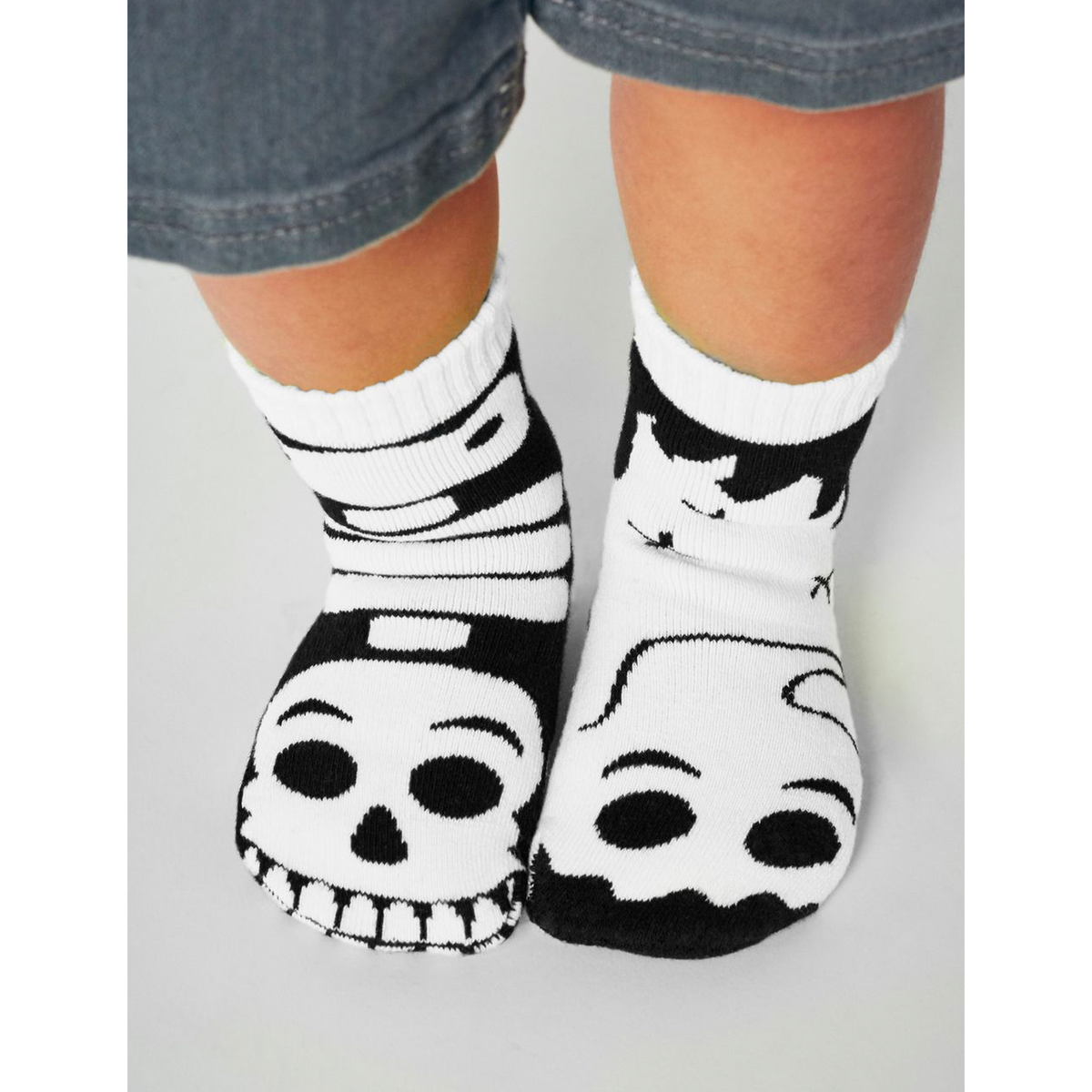 KIDS GHOST &amp; SKELETON GLOW-IN-THE-DARK NO SLIP SOCKS