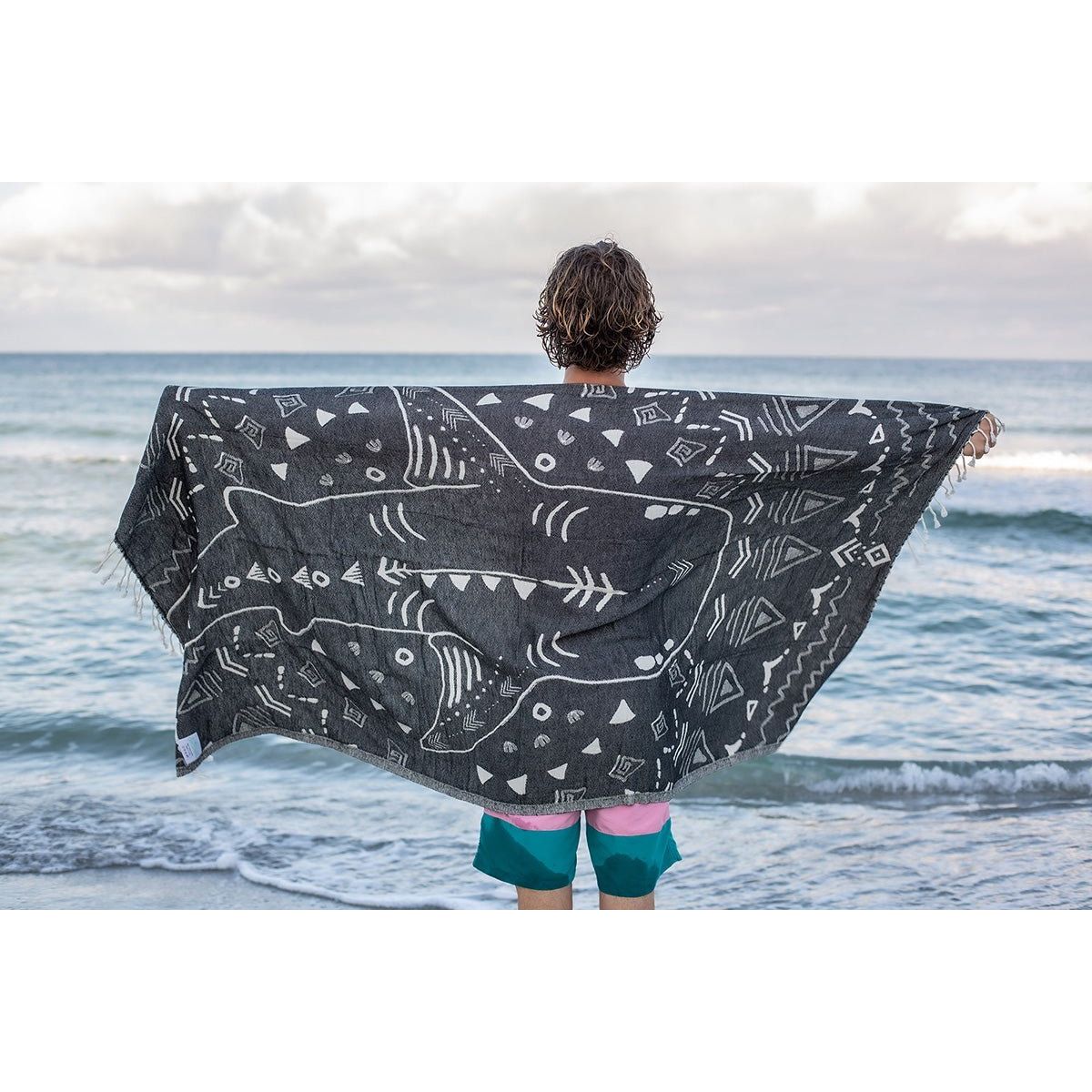 Shark Turkish Towel - Noir - Sun Drunk