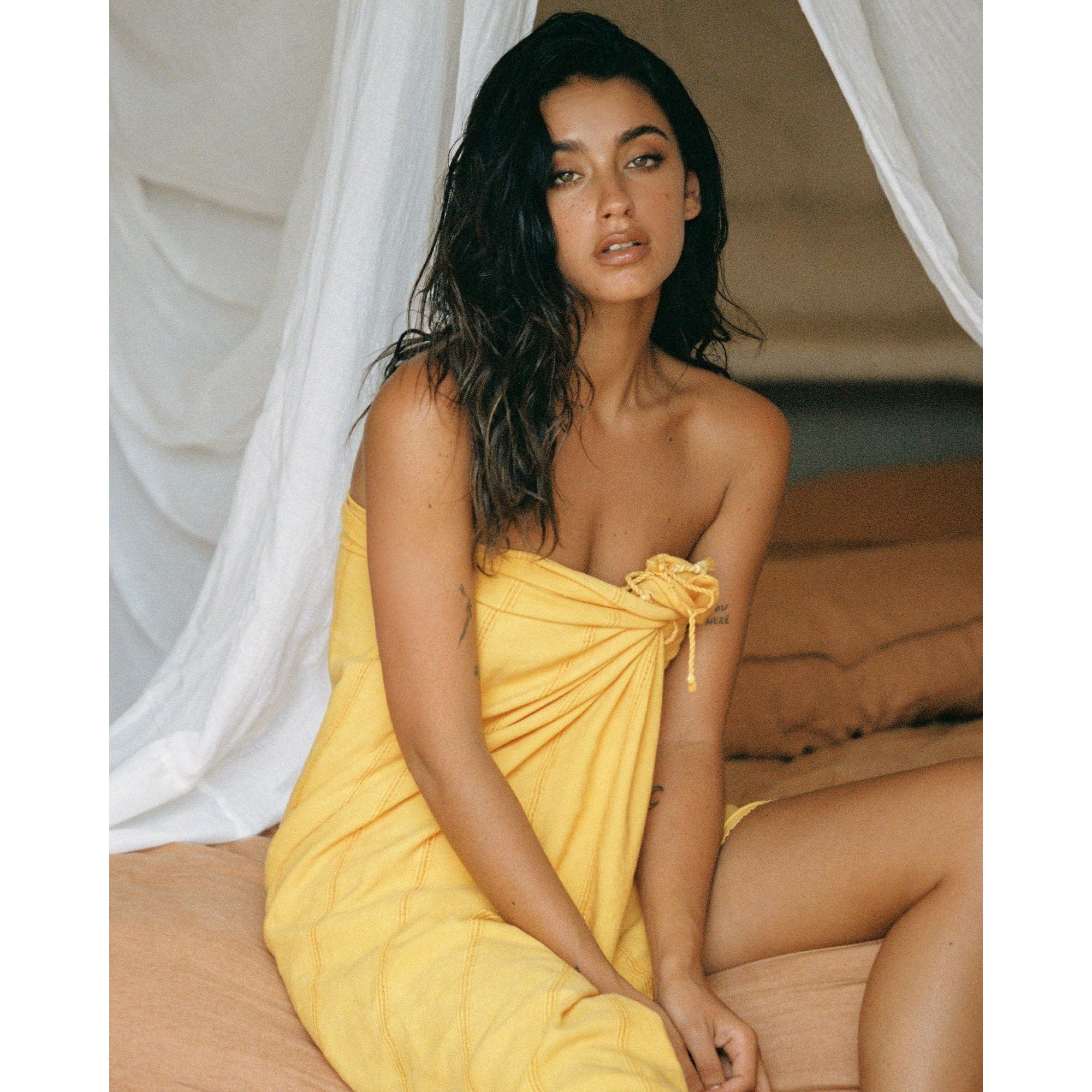 Sunkissed L • 100cm x 180cm • 40"W x 72"L / Yellow Tuscany • Sand Free Beach Towel by Sunkissed